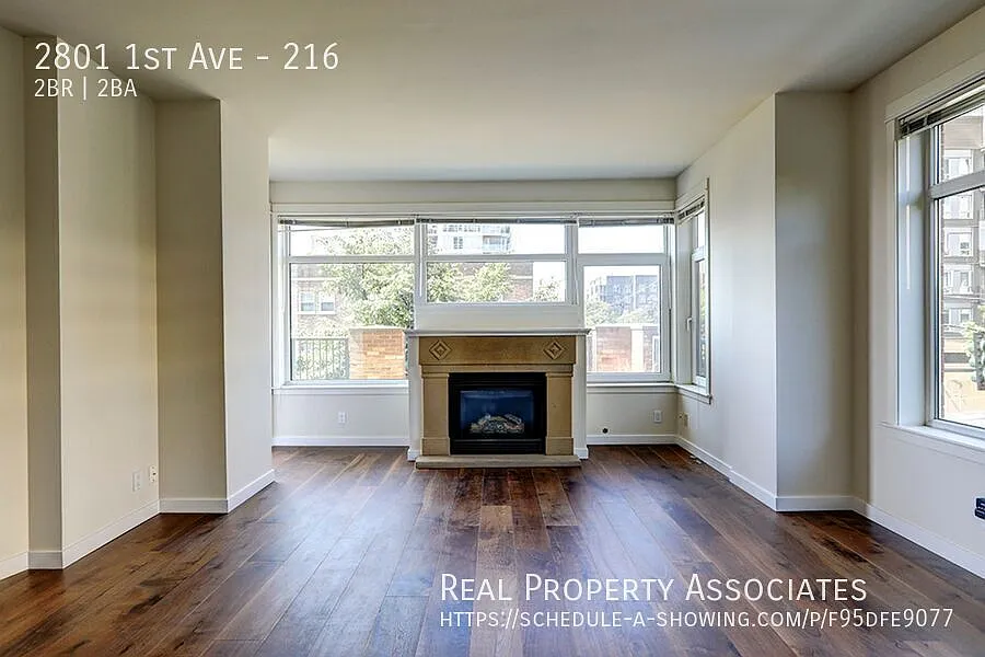 2 Bedroom Condo in Belltown w/ Huge Patio Overlooking Elliott Bay — Photo 2