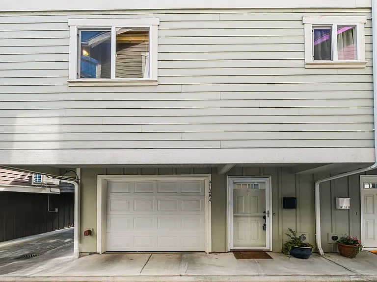 9128 45th Ave SW #A — Photo 24