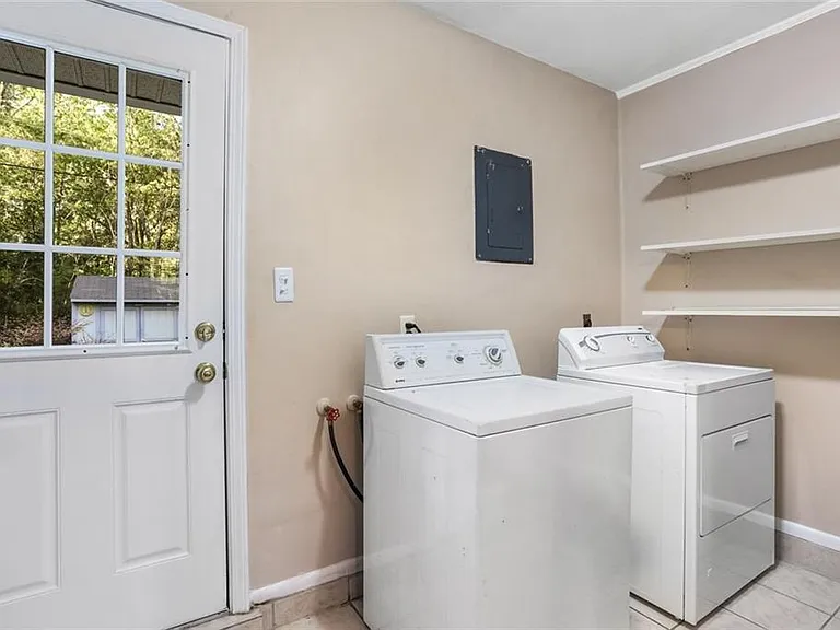 223 Robin Hood Dr — Photo 11