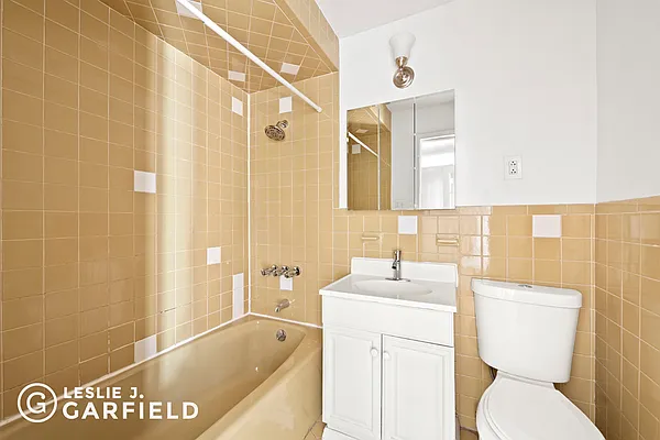 Rented by Leslie J. Garfield | media 14