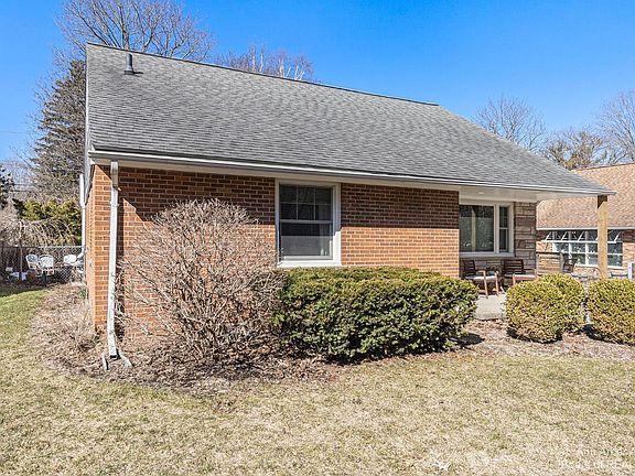 4th image of 2106 Carhart Ave