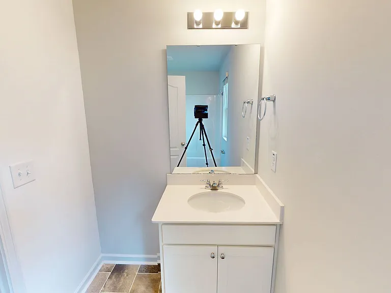 517 Phoenix Ln — Photo 25