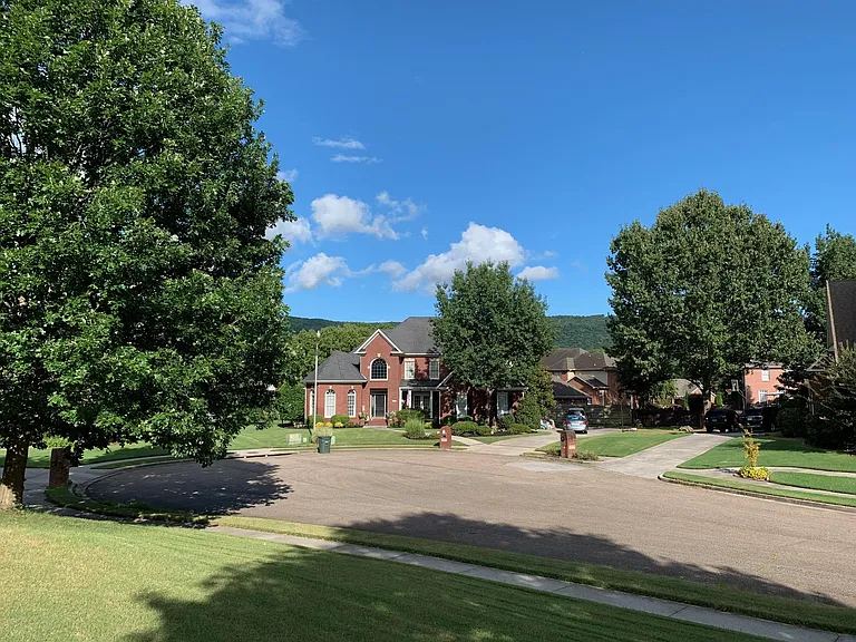 2505 Clifton Dr SE — Photo 37