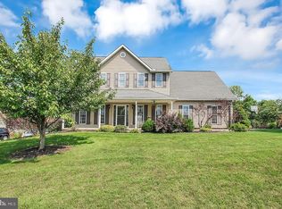 188 Buckingham Dr, Chambersburg, PA 17201