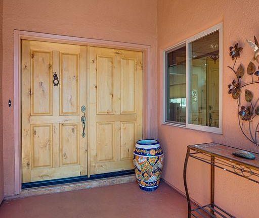 Enclosed front entry