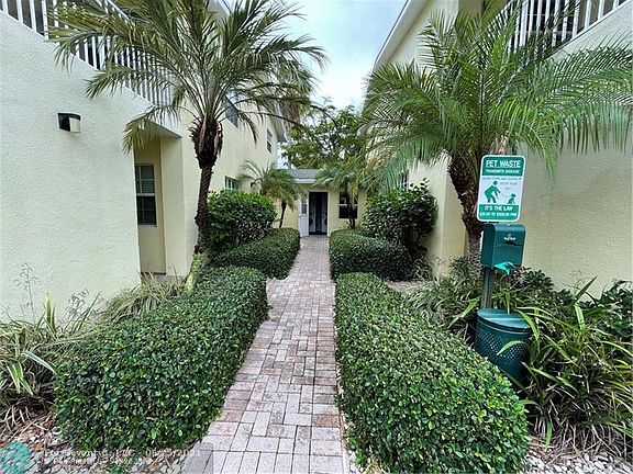 5th image of 2660 NE 8th Ave APT 321