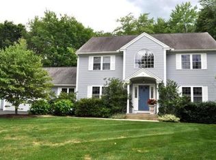 69 Dennis Dr, Amherst, MA 01002