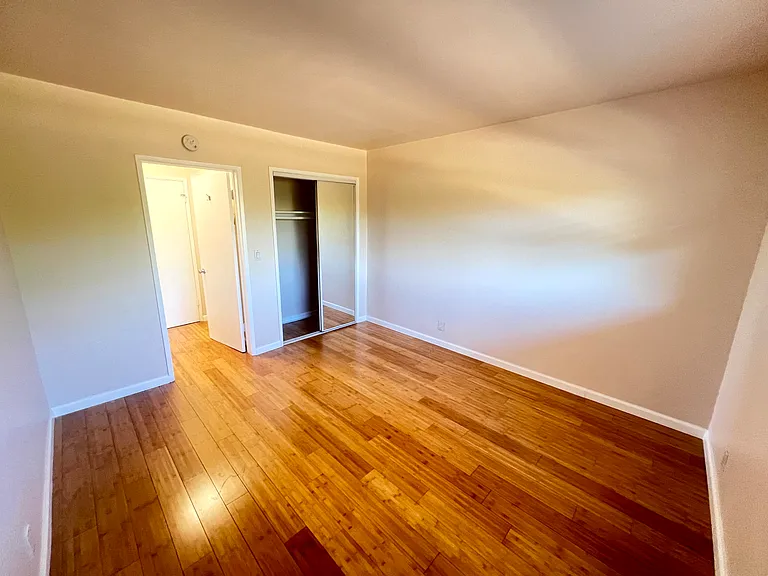 2637 Centinela Ave — Photo 9