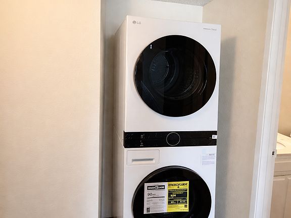 5th image of 5358 Circle Dr APT 201