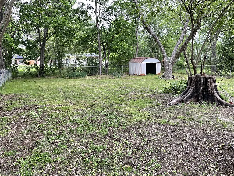 513 W Florence St — Photo 14