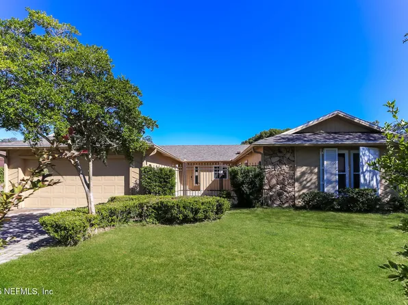 443 HOLIDAY HILL Circle W, Jacksonville, FL 32216