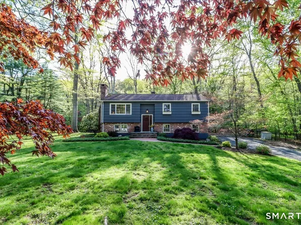 28 Fieldcrest Drive, Ridgefield, CT 06877