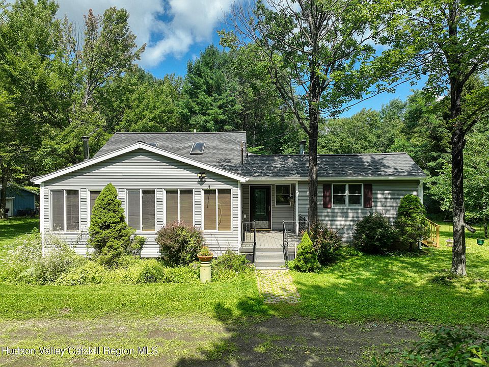 1st image of 105 Fern Lane