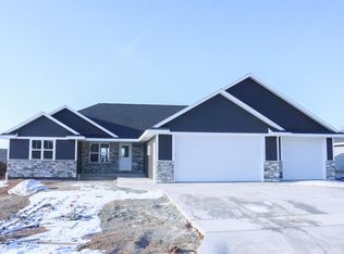 2885 Sussex Rd, Green Bay, WI 54311