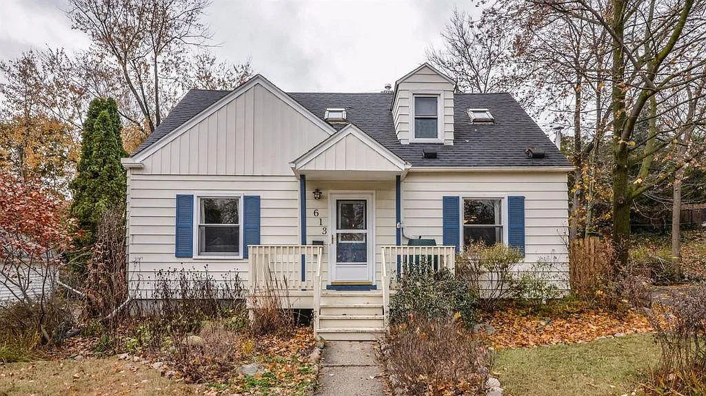 613 Ross St photo 1