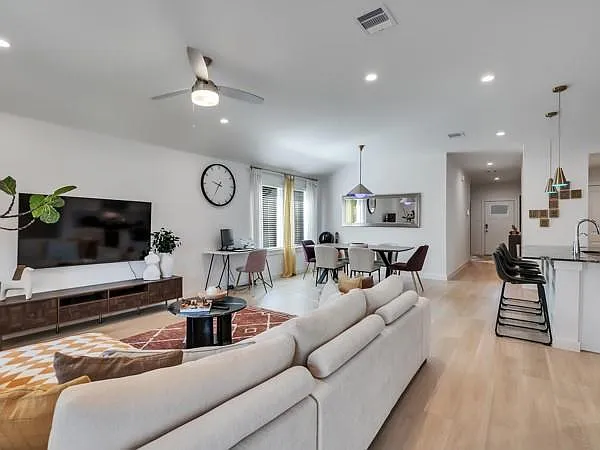 1518 Merulana Ln — Photo 6
