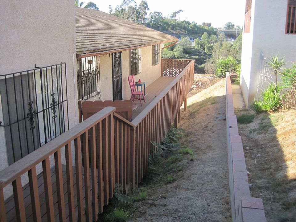 Entry down stairs to deck