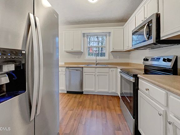 5th image of 1570 Clan Campbell Dr