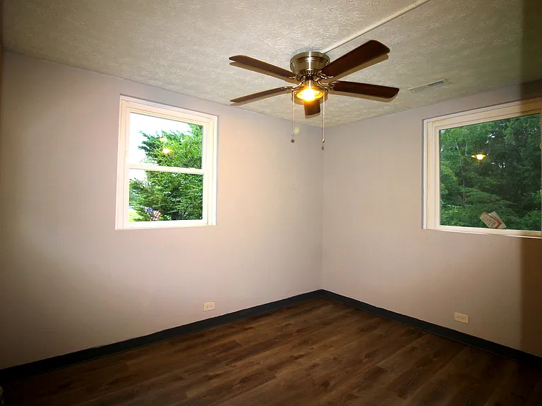 111 Bennett Ln — Photo 11