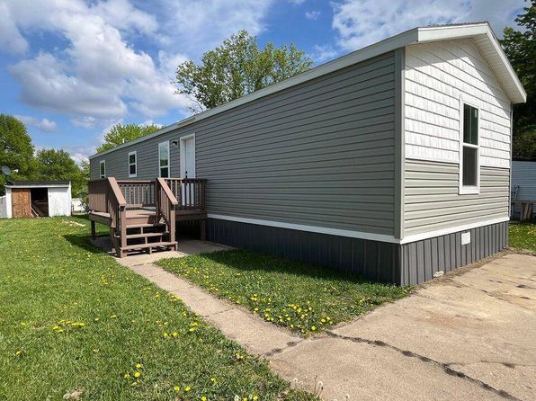 555 2nd St SE, Cokato, MN 55321
