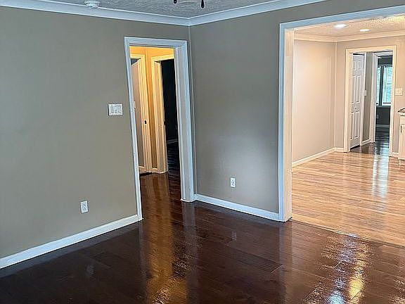 5th image of 509 Chester St