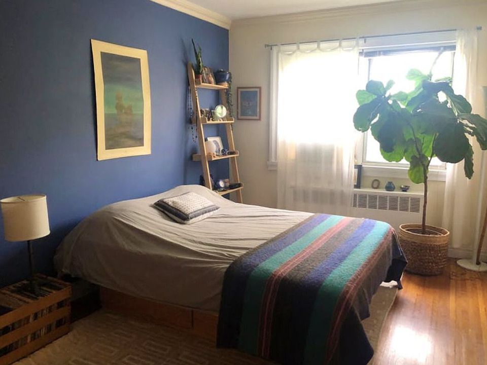 1st image of 4509 Broadway Fl 3