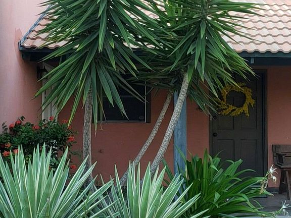 4th image of 808 Corto St APT 2