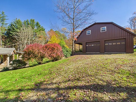 3rd image of 987 Bloomster Hollow Rd