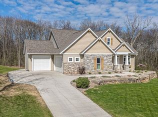 1821 Cottontail Dr, Oshkosh, WI 54904