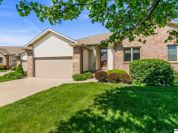 707 Heatherwood St, Fremont, NE 68025