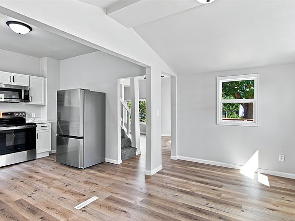 4th image of 31 W Walnut Street