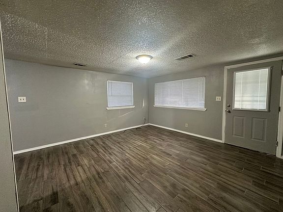 4th image of 205 E Fir St