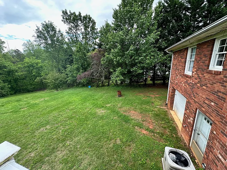 204 N Oak Grove Ext — Photo 32