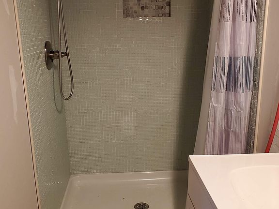 5th image of 4124 Bucyrus Ave