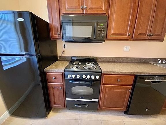 4th image of 2031 Saint Paul St APT 3F