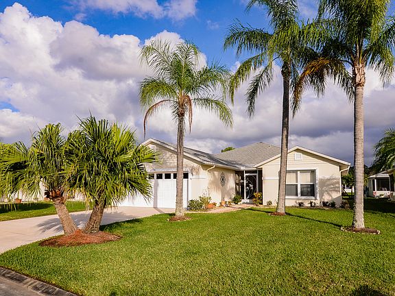 Home For Sale In Palm Grove