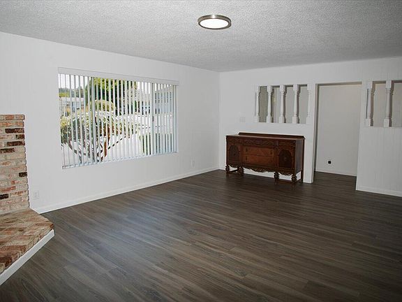 4th image of 1758 Wood St