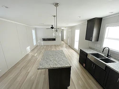 4th image of 2701 Leary Ln #60bc6645b