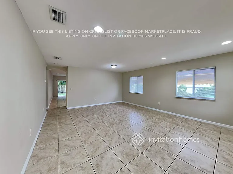 3746 NW 201st Ter — Photo 4