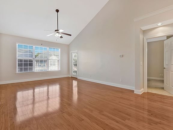 4th image of 3201 Aspen Grove Dr APT E9