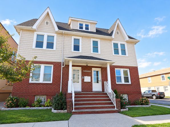 273 Centre Ave #2