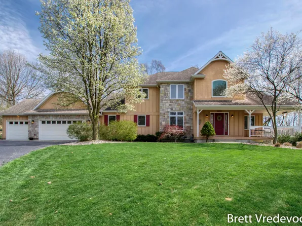 4659 Plateau View Dr NE, Grand Rapids, MI 49525