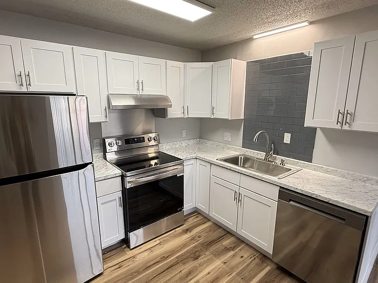 3324 Frontgate Dr — Photo 13
