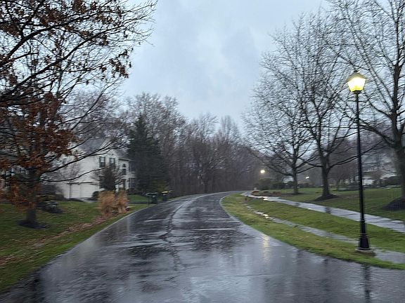 5th image of 942 Talamore Dr