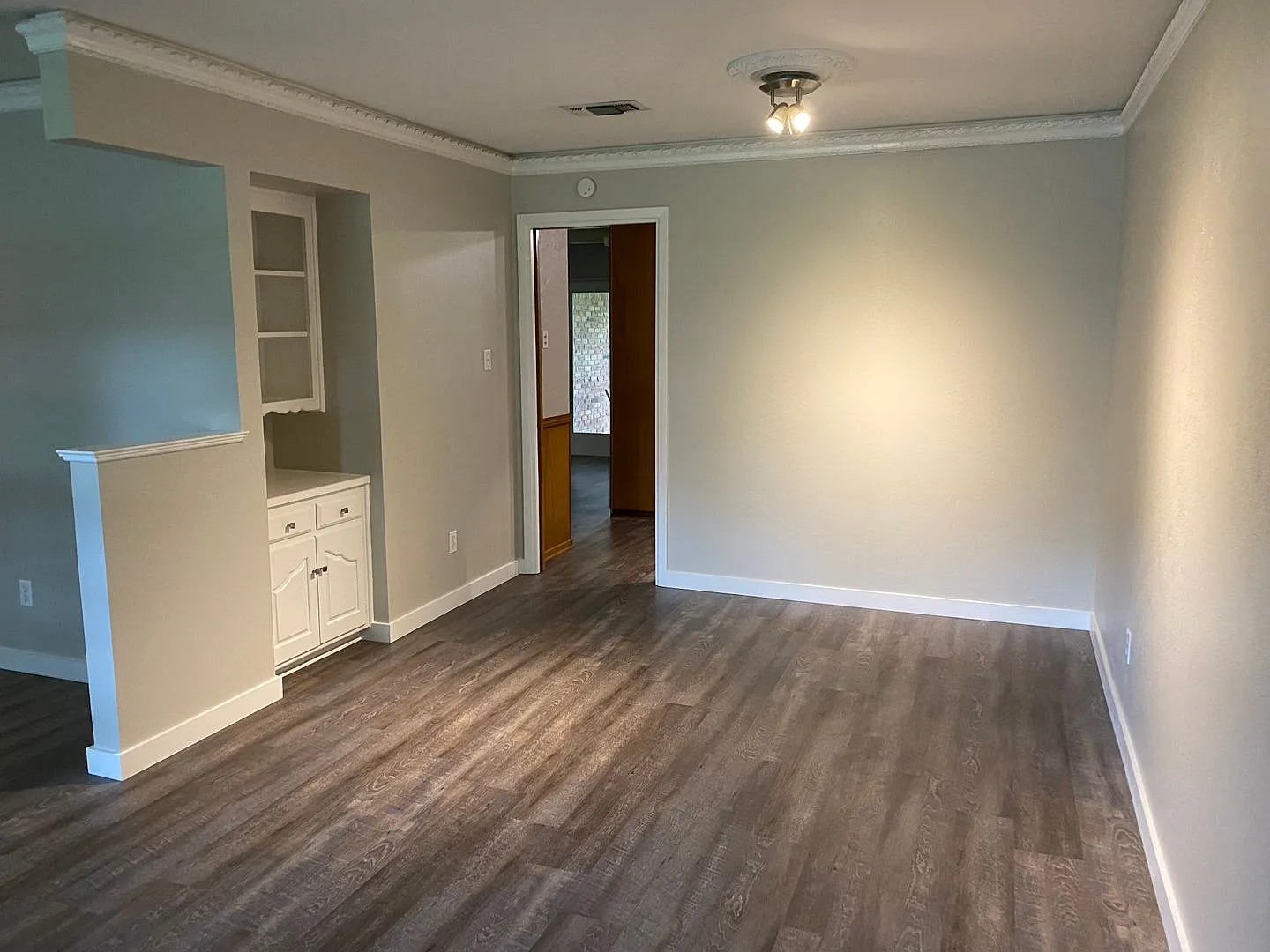 Adorable 3 Bedroom with recent updates you will love! — Photo 4