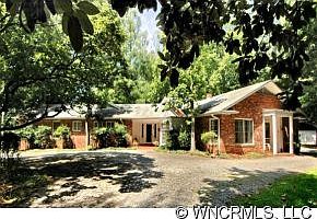 1st image of 401 Woodmere Dr