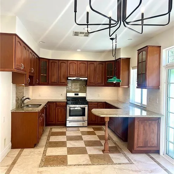 25292 De Salle St — Photo 1