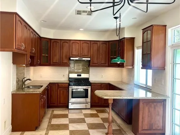 25292 De Salle St, Laguna Hills, CA 92653