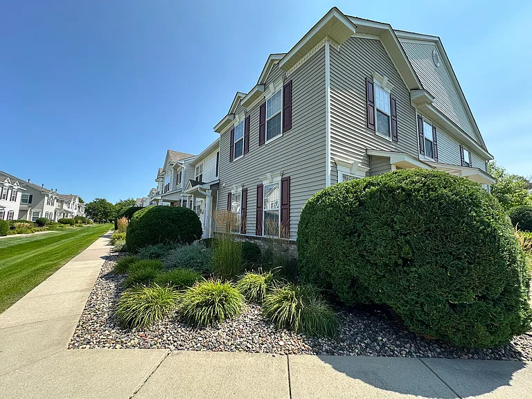 3492 Cherry Ln #F — Photo 4