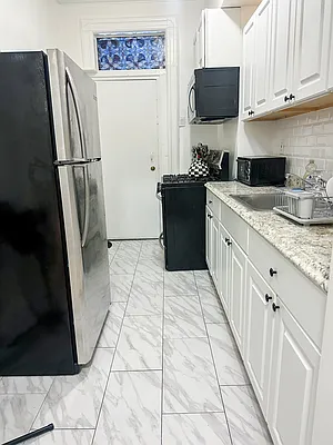 Rented by Compass | media 36